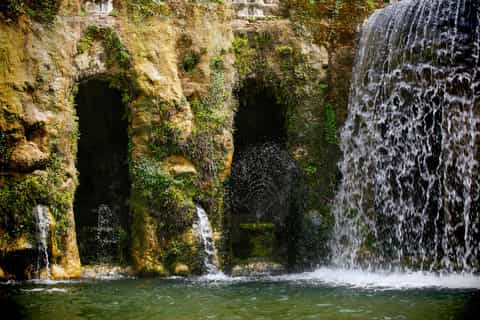 Tivoli: Hadrian's Villa and Villa d'Este Half-Day Tour