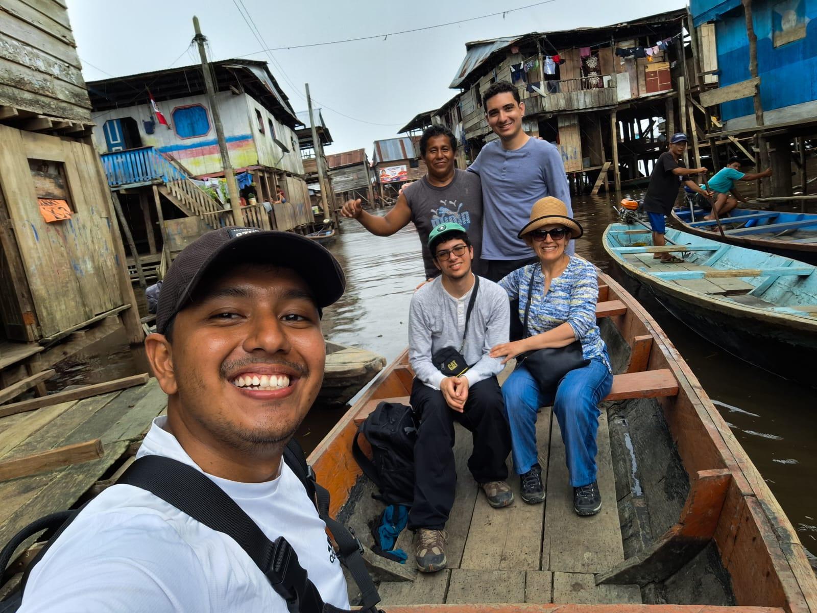 Entdecke den lokalen Markt & fang Piranhas in Iquitos