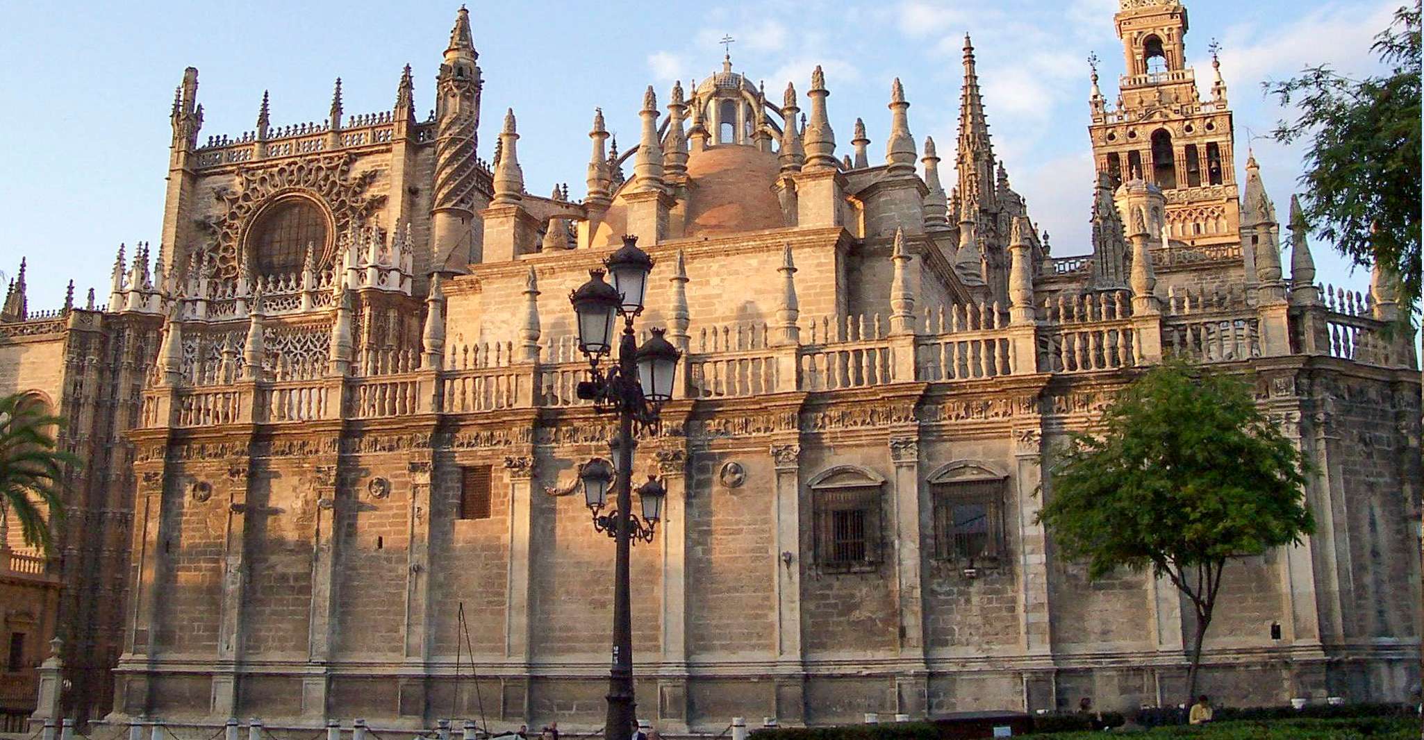 Seville, Cathedral, Giralda & Alcazar Entry With Guided Tour - Housity