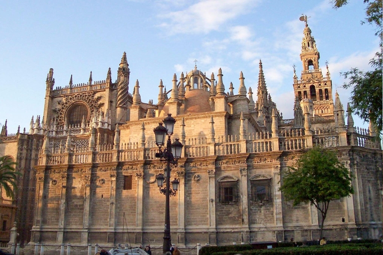 Seville: Cathedral, Giralda & Alcazar Entry With Guided Tour Seville: Cathedral & Alcazar Entrance w/ Tour in English