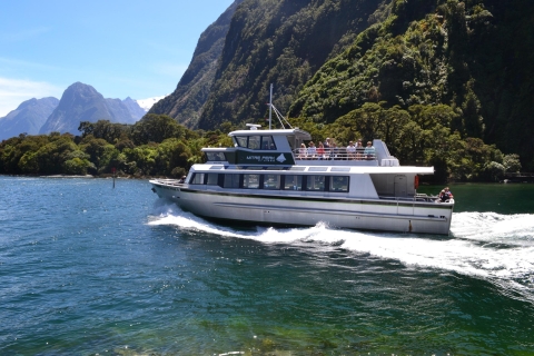 Milford Sound: Small-Group Tour from Te Anau