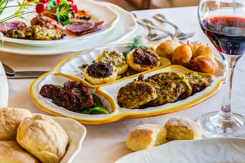 Syracuse: Food & Wine Walking Tour