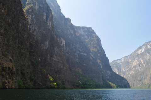 Au départ de Tuxtla Gutierrez : excursion dans le canyon de Sumidero et à San Cristobal.