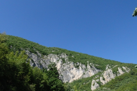 Vratsa Karst Nature Park & Caves One-Day Tour z Hike