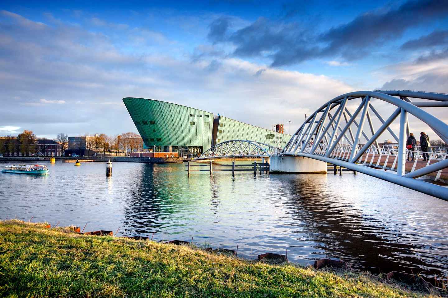 Amsterdam: 1-Hour Canal Cruise & NEMO Science Museum