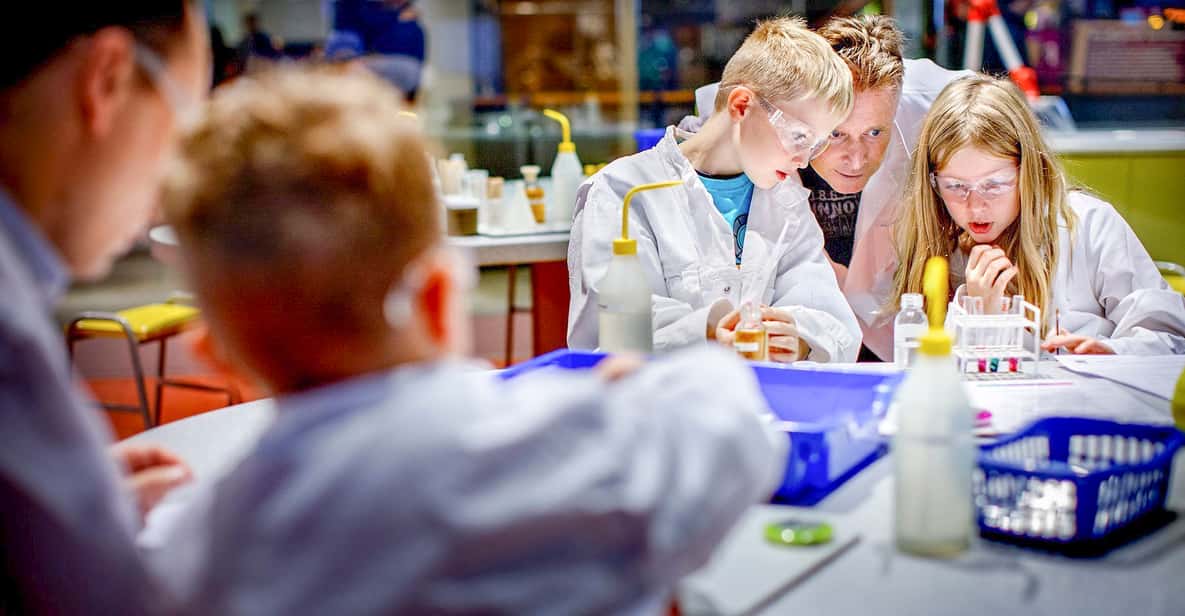 Afbeelding 5 van Amsterdam: 1 uur durende rondvaart & NEMO Science Museum