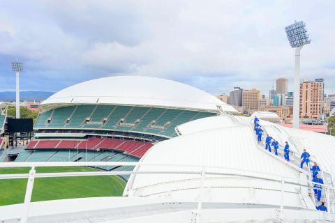Adelaide: Rooftop Climbing Experience of the Adelaide Oval