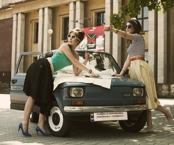 Krakow: Nowa Huta Guided Tour in Vintage Car