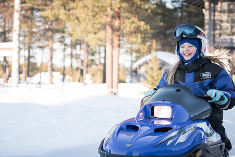 Rovaniemi: rodzinne safari na skuterach śnieżnychWspólna jazda, 2 osoby dorosłe na 1 skuterze śnieżnym