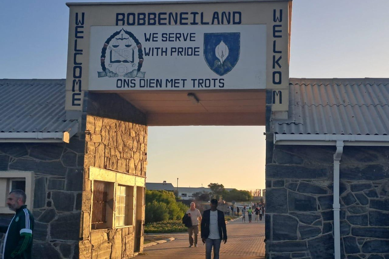 Cape Town: Robben Island Museum Tour with Ferry Ride