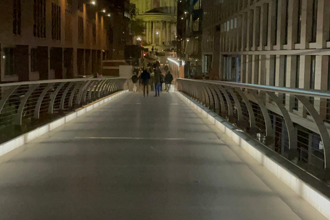 London: Tour through the history of the Thames, from St. Paul's to Tower Bridge