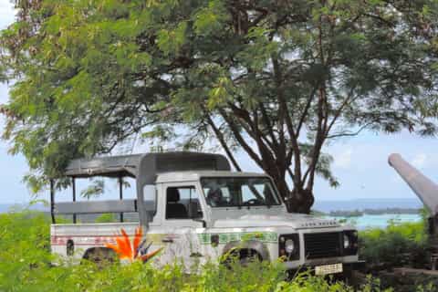Bora Bora Adventure Day: 4X4 and Jet Ski with Lunch