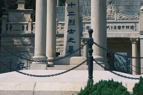 A Tour Through Modern History of Guangzhou Tour in English/German