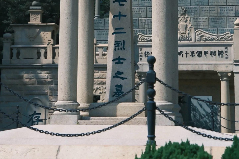 A Tour Through Modern History of Guangzhou Tour in English/German