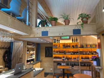 Cata de vinos, quesos y embutidos