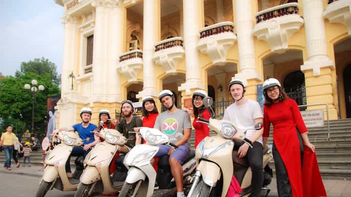 halfday hanoi foodie tour by motorbike