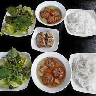 Weekend Hanoi Night Market & Street Food Tour