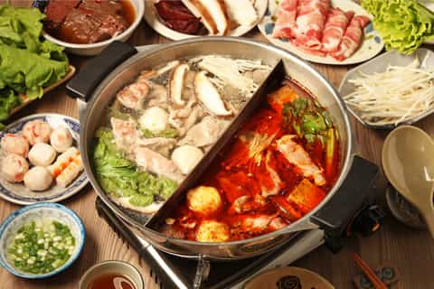Chongqing: Ciqikou Village & Hotpot Private Tour