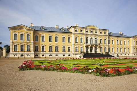 Mini Baltic Tour: Riga - Rundale - Hill of Crosses Riga: Mini Baltic Tour Bauska - Rundale - Hill of Crosses