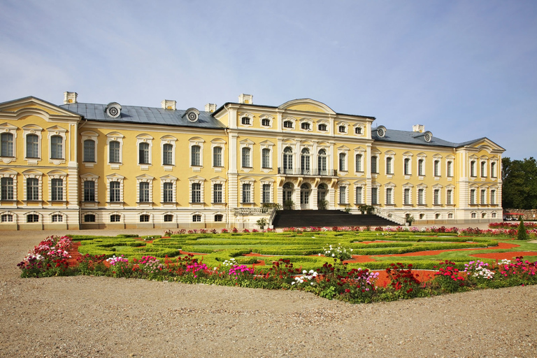 Mini Baltic Tour: Riga - Rundale - Hill of Crosses Riga: Mini Baltic Tour Bauska - Rundale - Hill of Crosses