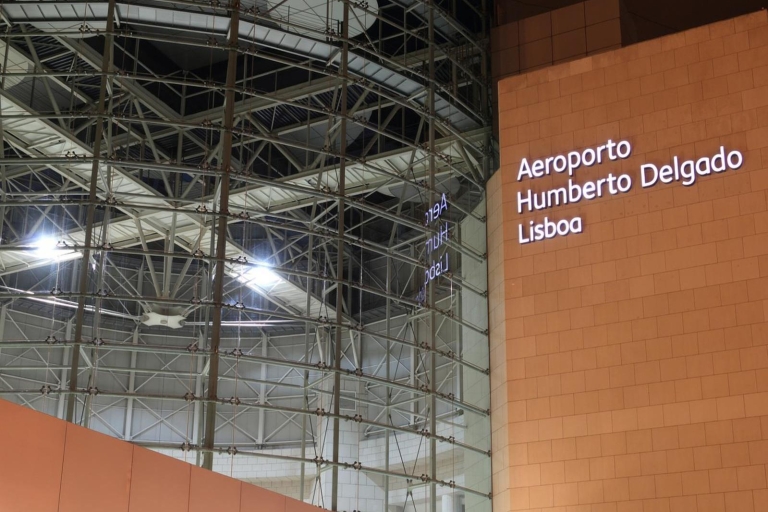 Lissabon: luchthaventransfer tussen Cascais, Estoril, SintraCascais of Estoril naar luchthaven Lissabon - Minibus