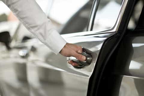 Lisbon: Private Transfer between the Airport & Sesimbra Area