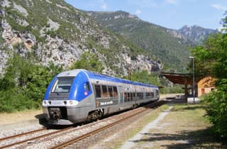 Nizza: Malerische Zugreise durch die Alpen und Barockroute