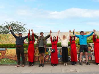 Hanoi Night Lights Food Tour mit dem Motorrad Hanoi Night Lights Food Tour mit dem Motorrad