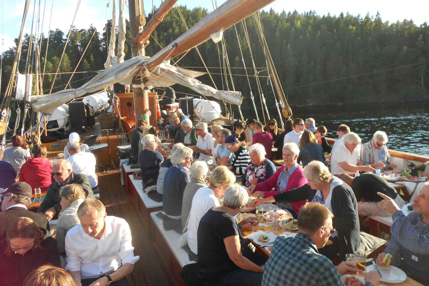 Oslos Fjorde: 3-stündige Bootsfahrt am Abend mit Buffet