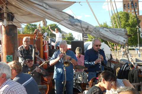 Zeil in Oslo: 3 uur durende jazz- en buffetcruiseOslo: 3 uur durende jazz- en buffetcruise