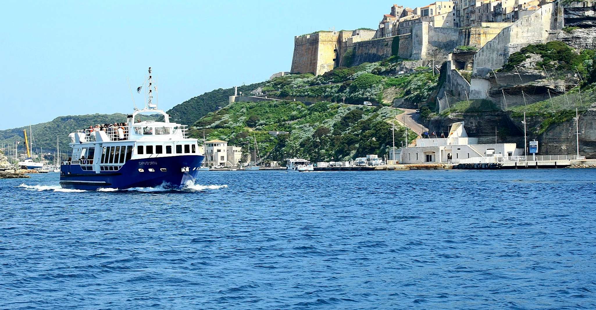 Desde Ajaccio o Porticcio, viaje de un día a Bonifacio en barco - Housity