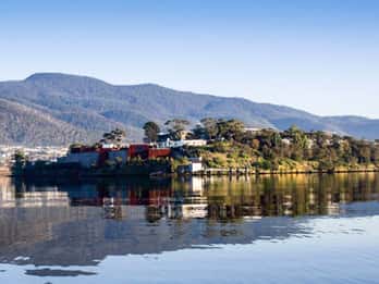 Hobart City Sightseeing Tour including MONA Ticket
