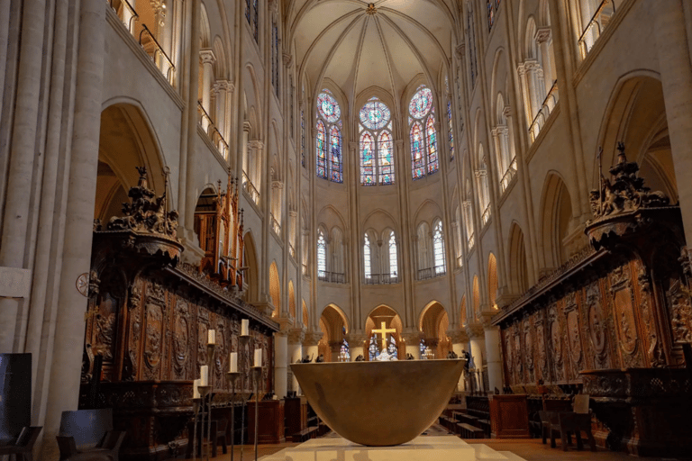 Early Access Notre-Dame Cathedral Guided Tour