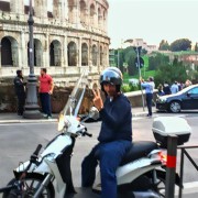 Roma: alquiler de scooter New Liberty 125 cc (1-7 días)