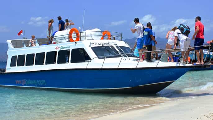 fast boat transfers between bali and gili trawangan