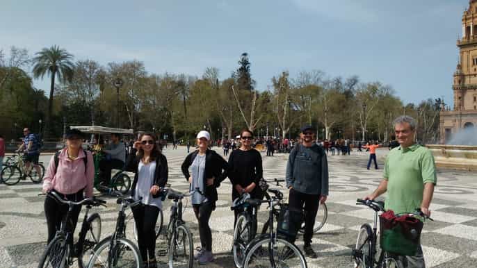 seville 2.5hour private sightseeing guided bike tour