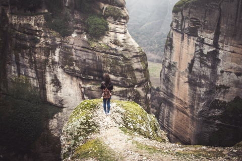 Delphi and Meteora: 2-Day Bus Tour from Athens