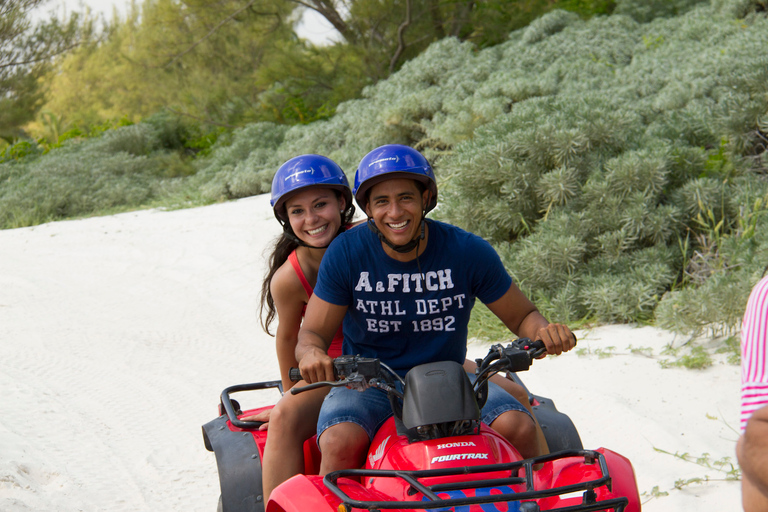 De Cancun et de la Riviera Maya : aventure en VTT et hors-bordATV et aventure en bateau rapide de Cancun et Riviera Maya