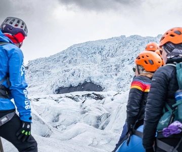 Vatnajökull: Short Glacier Encounter Walk with 4x4 Transfer