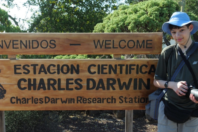 Private Tour: Charles Darwin Station & Tortuga Bay Beach