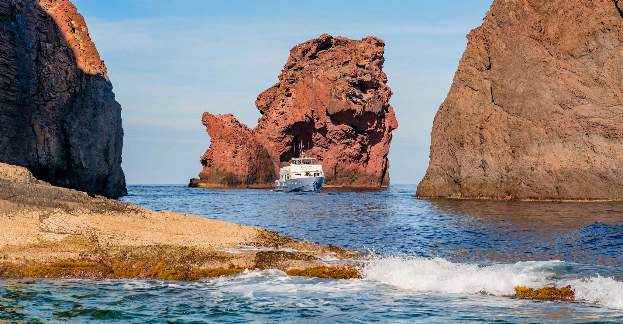Ajaccio/PORTICCIO, Scandola Nature Reserve Guide Boat Tour - Housity