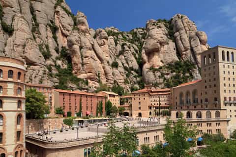 Montserrat Monastery: Guided Tour with Early Access