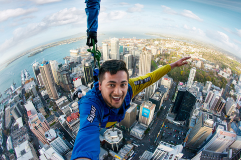 Auckland: SkyJump with Sky Tower Entry Ticket