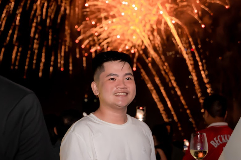 Da Nang: DIFF Fireworks Experience on a Han River Cruise [3rd Floor Seat] Set Menu Dinner Cruise | by TAURONGSONGHAN