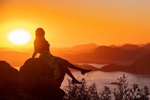 Rio de Janeiro: Sunrise at Mirante Dona Marta with Photos