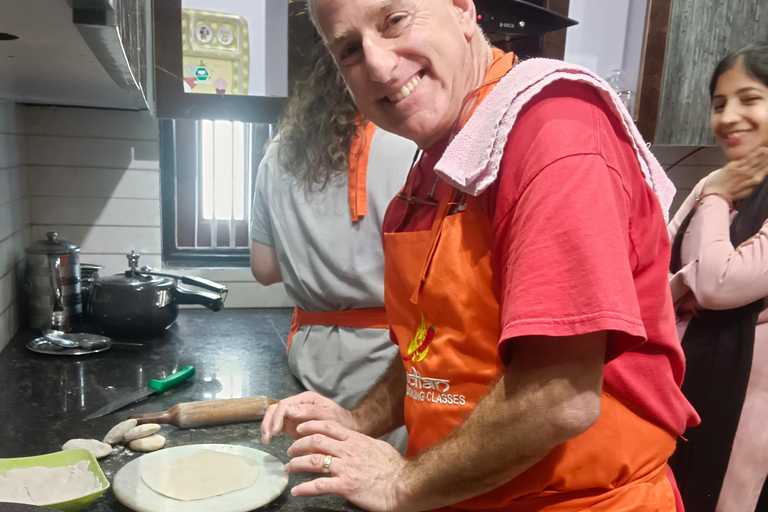 Aula de culinária indiana com mercado de vegetaisAula de culinária vegetariana e não vegetariana com mercado de vegetais