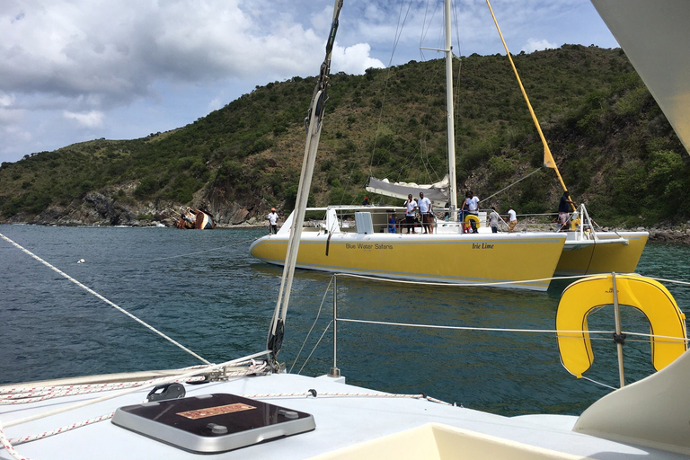 Crociera in catamarano di St. Kitts per l&#039;intera giornata a Nevis