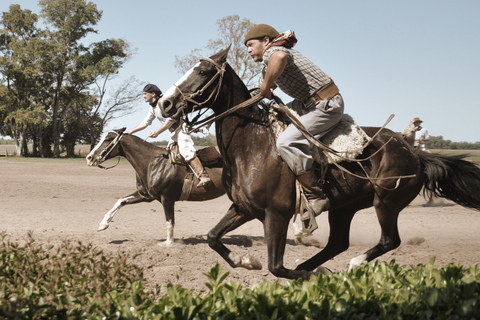 Santa Susana Ranch: Tagesausflug mit Grillen, Drinks & Show