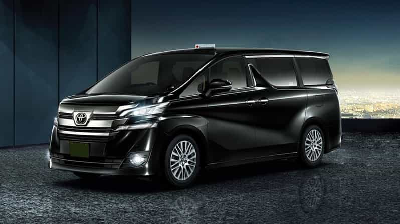 Fukuoka Airport to/from Fukuoka City: Private Transfer