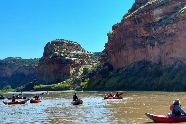 Moab: Excursión familiar de medio día en balsa por el río ColoradoExcursión diaria de medio día a Moab